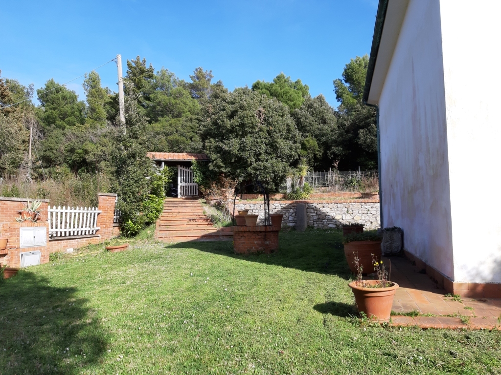 Periferia Sud, 6 Bedrooms Bedrooms, ,3 BathroomsBathrooms,Indipendente,Vendita,1074