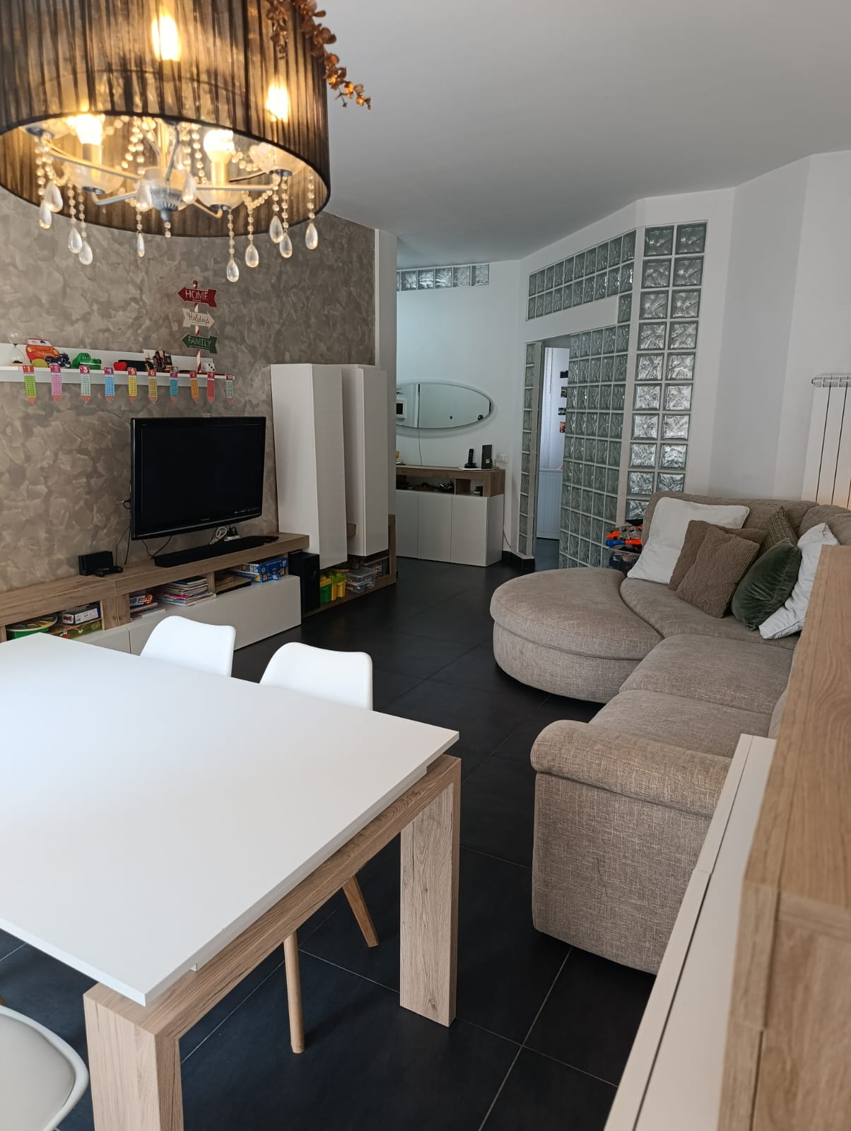 Periferia Sud, 3 Bedrooms Bedrooms, ,2 BathroomsBathrooms,Appartamento,Vendita,1480